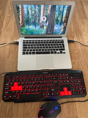 Laptop MacBook Air Slim intel core i5,Display 13,3 inch led,8gb ram,ssd 130gb m.Citeste anuntul.