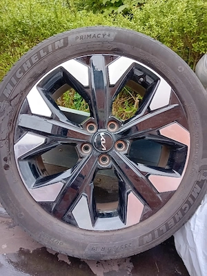 Vand jante  Originale Kia cu anvelope de vara Michelin. 235/50/R19 Dimensiuni jante- 7,5Jx19  Distan