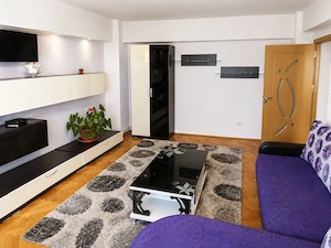 De închiriat apartament cu 3 camere în Piața Cipariu - imagine 2