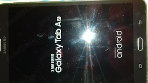 Vând tabletă Samsung 200lei fix