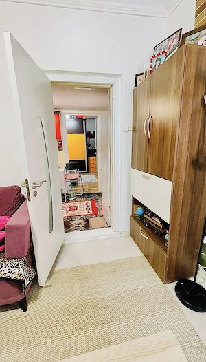 Proprietar vând casă 2 camere, 2 băi, Sector 6 (curte comună), parțial mobilată,preț negociabil - imagine 3