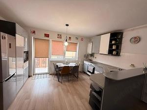 Apartament 3 camere,zona Centrala - imagine 2