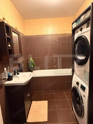 Apartament cu 3 camere de vânzare, Garaj subteran, zona Centrala  - imagine 5