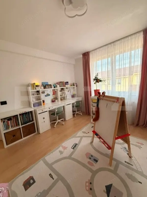 Apartament cu 3 camere de vânzare, Garaj subteran, zona Centrala  - imagine 8