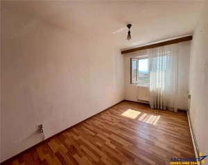 Apartament cu trei camere de renovat in Feldioara, Brasov - imagine 9