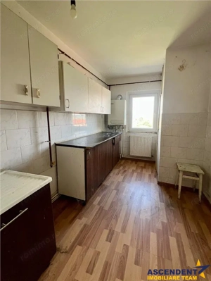 Apartament cu trei camere de renovat in Feldioara, Brasov - imagine 12