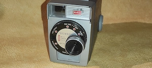 camera de filmat vintage KODAK BROWNIE 8 MM movie camera pret 100 ron