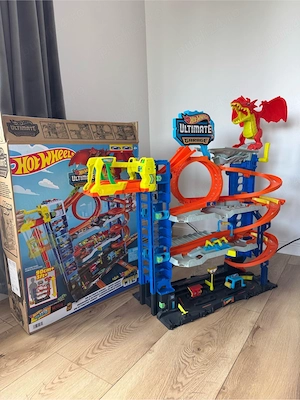 Garajul suprem hot wheels