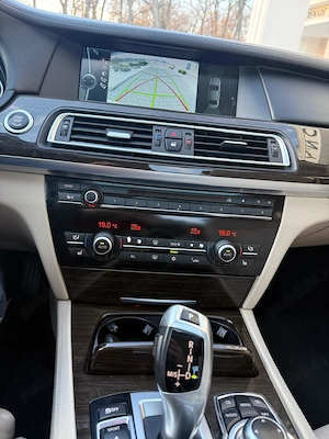 BMW Seria 7 740d xDrive 2012 - imagine 6