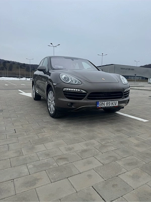 Vând Porsche Cayenne Hibrid - imagine 2