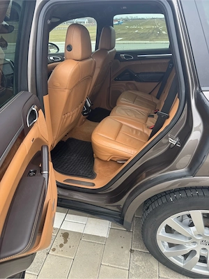 Vând Porsche Cayenne Hibrid - imagine 5