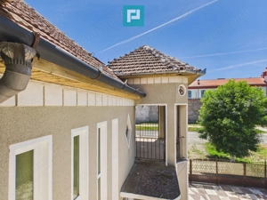Casă/vilă cu 10 camere – Ineu, centru - imagine 18