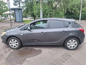 Opel Astra J - imagine 2