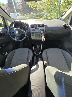 Propietar Vand Seat Altea inmatriculat  an 2005, benzina , 1.6 mpi, 142000 km ITP 2027 - imagine 7