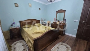 Casa individuala de vanzare 10 camere teren liber 530m zona Lupeni - imagine 4