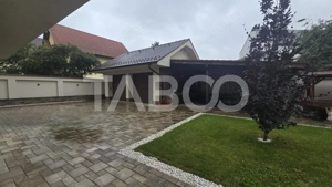 Casa individuala de vanzare 10 camere teren liber 530m zona Lupeni - imagine 2