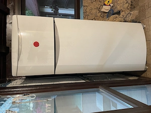 Frigider cu 2 uși marca Ariston Hotpoint 