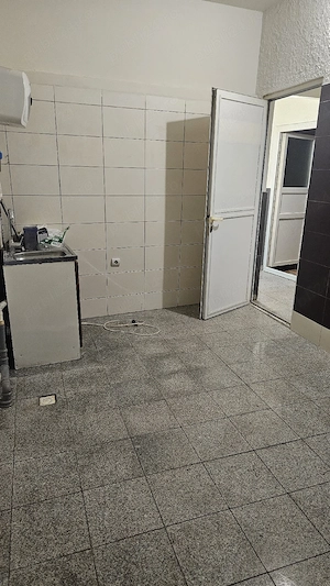 Vand urgent casa la curte,sau inchirez pt spatiu comercial - imagine 3