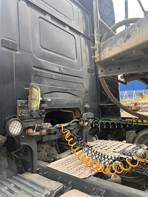 Vând ansamblu Scania R420 + Schmitz SKI 24 8.2 - imagine 3