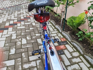 Bicicletă cu cadru