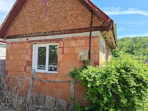 Vând casă mică cu teren aferent 400 mp Cladova, com Păuliș - imagine 2