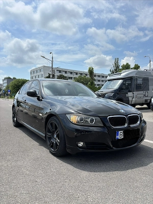 BMW Seria 3 E90 Facelift 320i 2009