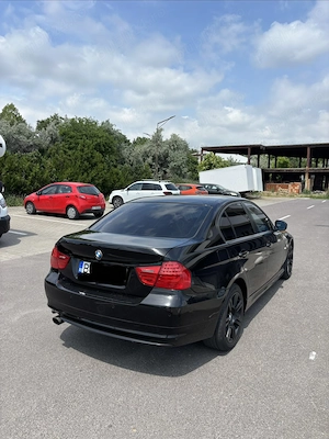 BMW Seria 3 E90 Facelift 320i 2009 - imagine 3