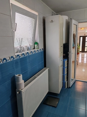 Casa 2 camere cu centrala gaz si teren 300 mp zona Primarie si Scoala - imagine 9