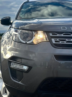 Land Rover Discovery Sport 2.0 Diesel 150 CP | 2018 | 178.000 km | CarVertical | 2 chei - imagine 3
