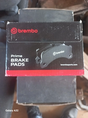 Set plăcuțe frână Brembo noi.