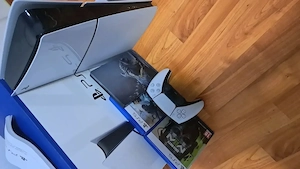 Vând ps5  versiunea cu disc