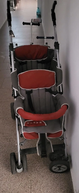 carucior dublu rosu si gri