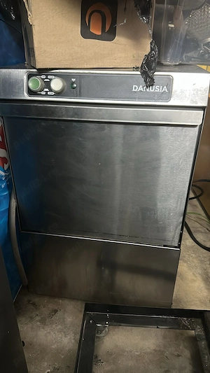 Masina de spalat pahare horeca