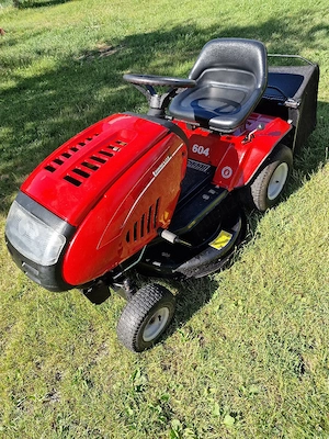 Vând tractoraș de tuns iarba Lawnflite 604 15,5 CP - imagine 5