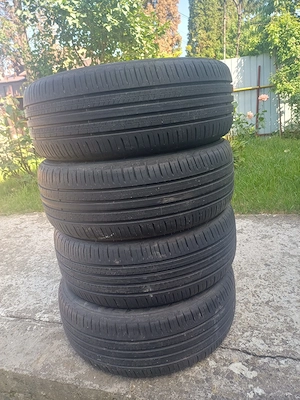 Vand 4 avelope Falken 215/50r18,vara