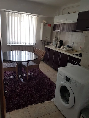 Apartament de vanzare 4 camere decomandat - imagine 2