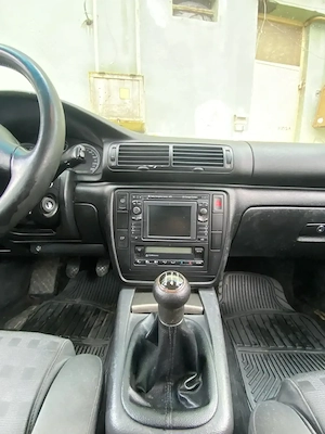 Volkswagen Passat 1.9 TDI - imagine 6