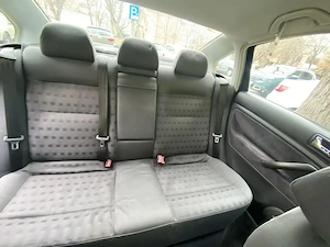 Volkswagen Passat 1.9 TDI - imagine 4