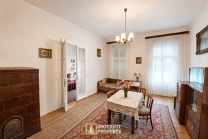 Apartament ultracentral de vânzare - 4 boxe incluse + acoperiș nou