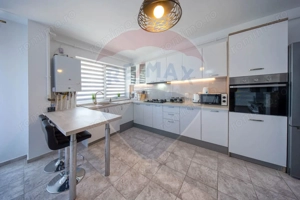 Apartament de vânzare cu 2 camere și loc de parcare la Subcetate - imagine 5