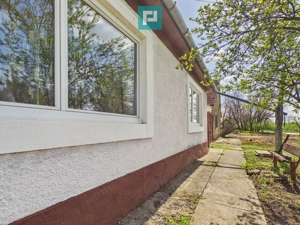 Casă cu 3 camere și 1047 mp în Peregu Mic - imagine 2