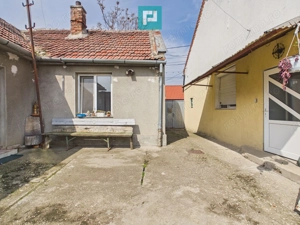 2 case separate + curte 1400 mp – Zona Dâmbovița - imagine 17