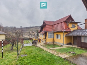 Vilă stil montan, 270 mp, teren 3000 mp - imagine 2
