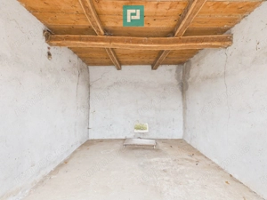 Casă modestă cu 3 camere de renovat în Mișca - imagine 11