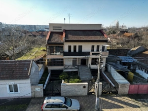 Vilă spațioasă cu 8 camere, Grădiște - imagine 3