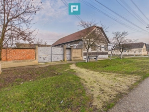 Proprietate cu 3 case din văiugă și teren în Nadab - imagine 6