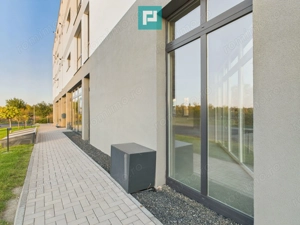 Spațiu comercial 208 mp + 5 parcări, Zona Aradului