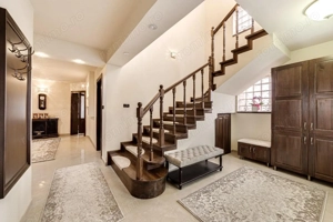 Vilă cu 6 camere de vânzare în zona Central - imagine 2