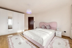 Vilă cu 6 camere de vânzare în zona Central - imagine 15