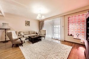 Vilă cu 6 camere de vânzare în zona Central - imagine 13